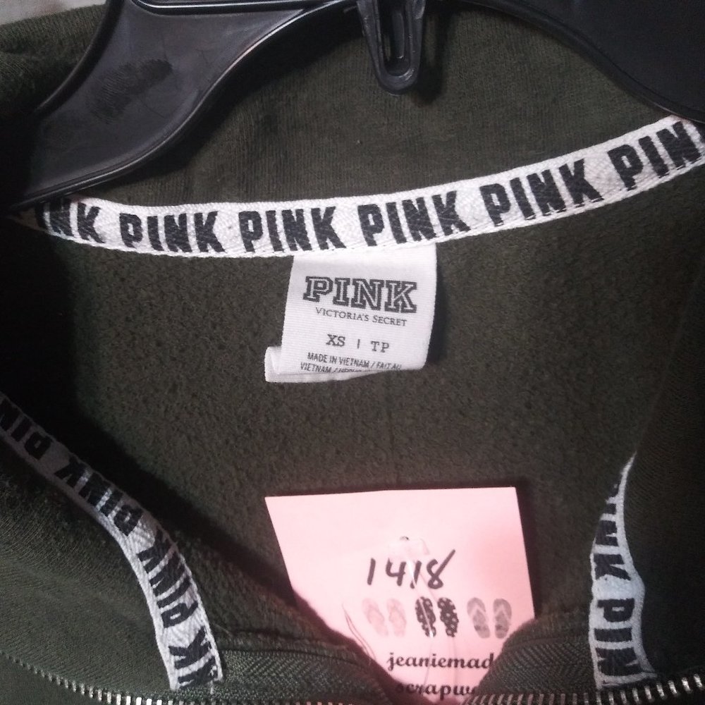 1418 Size XS/Large Victoria Secret Pink 1/4 Zip Pullover - Picture 2 of 5